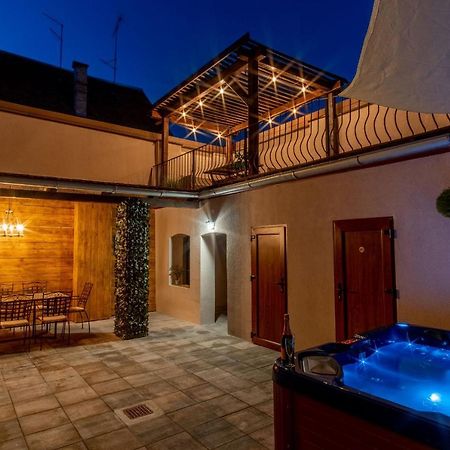 דירות אוסילק Zollus House Tvrda מראה חיצוני תמונה