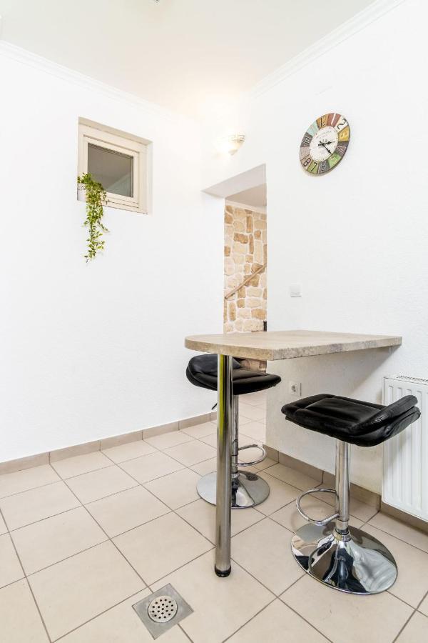 דירות אוסילק Zollus House Tvrda מראה חיצוני תמונה