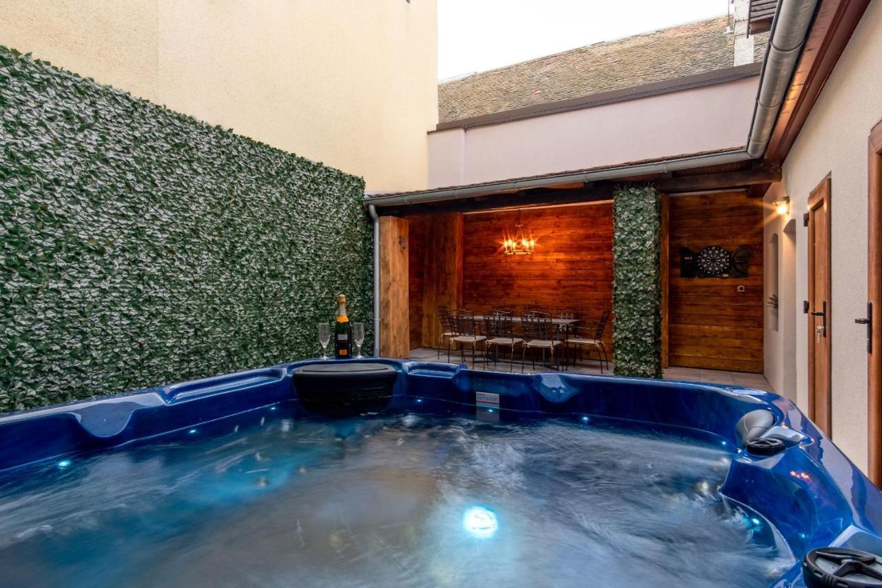 דירות אוסילק Zollus House Tvrda מראה חיצוני תמונה